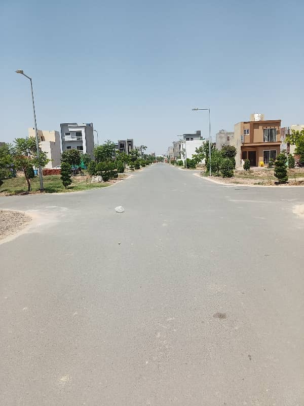 Corner 40' Road Plot 7