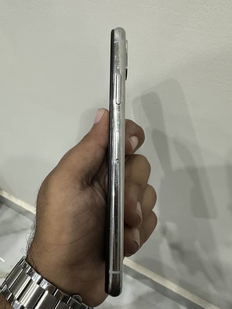 Apple iPhone X 6