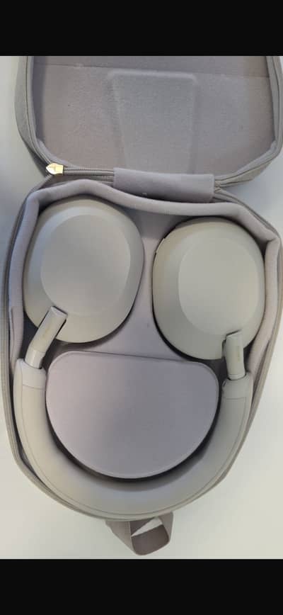Sony headphones like new wh100xm6