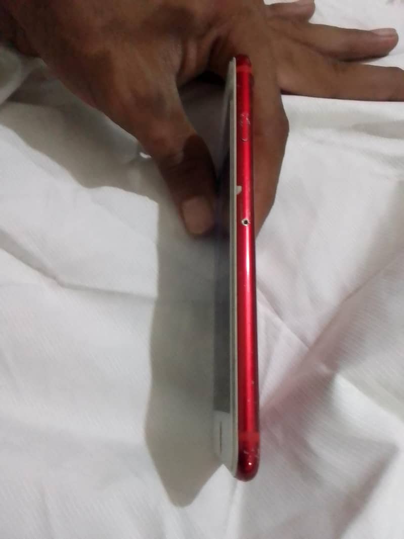Apple iPhone 7 3