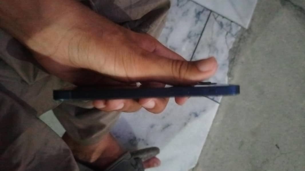 Apple iPhone 12 2