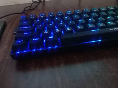 E-YOOSO Z-686 Mechanical Keyboard | Type-C Detachable | RGB | Hot-Swap