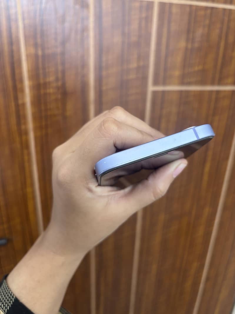Apple iPhone 12 6