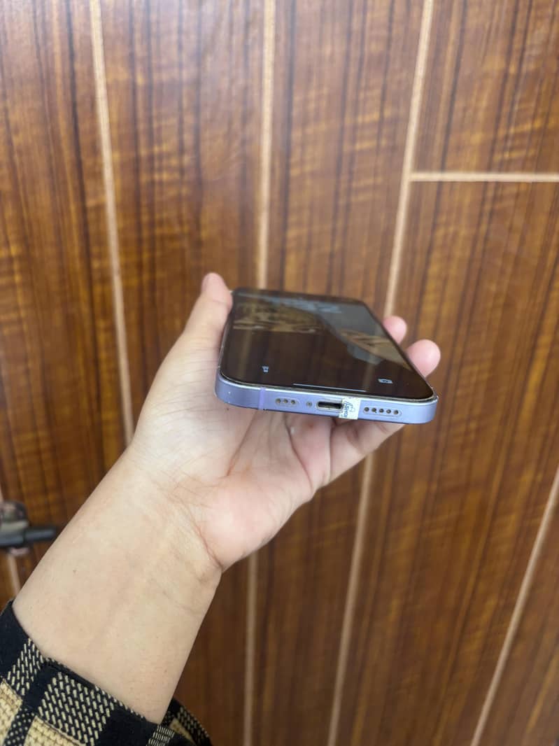 Apple iPhone 12 8