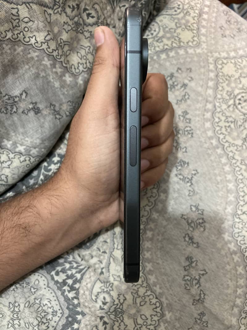 Google Pixel 10 4
