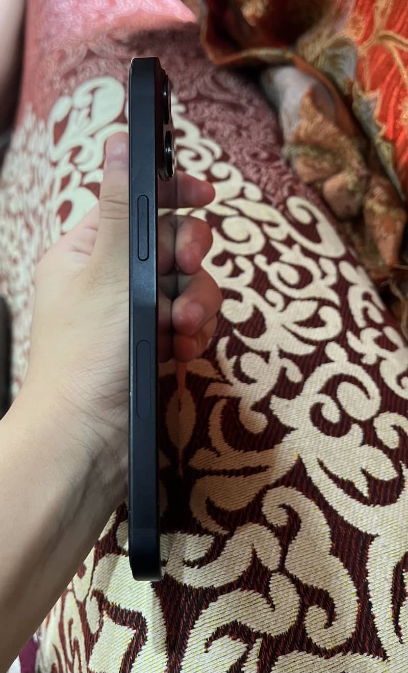 Apple iPhone 13 4