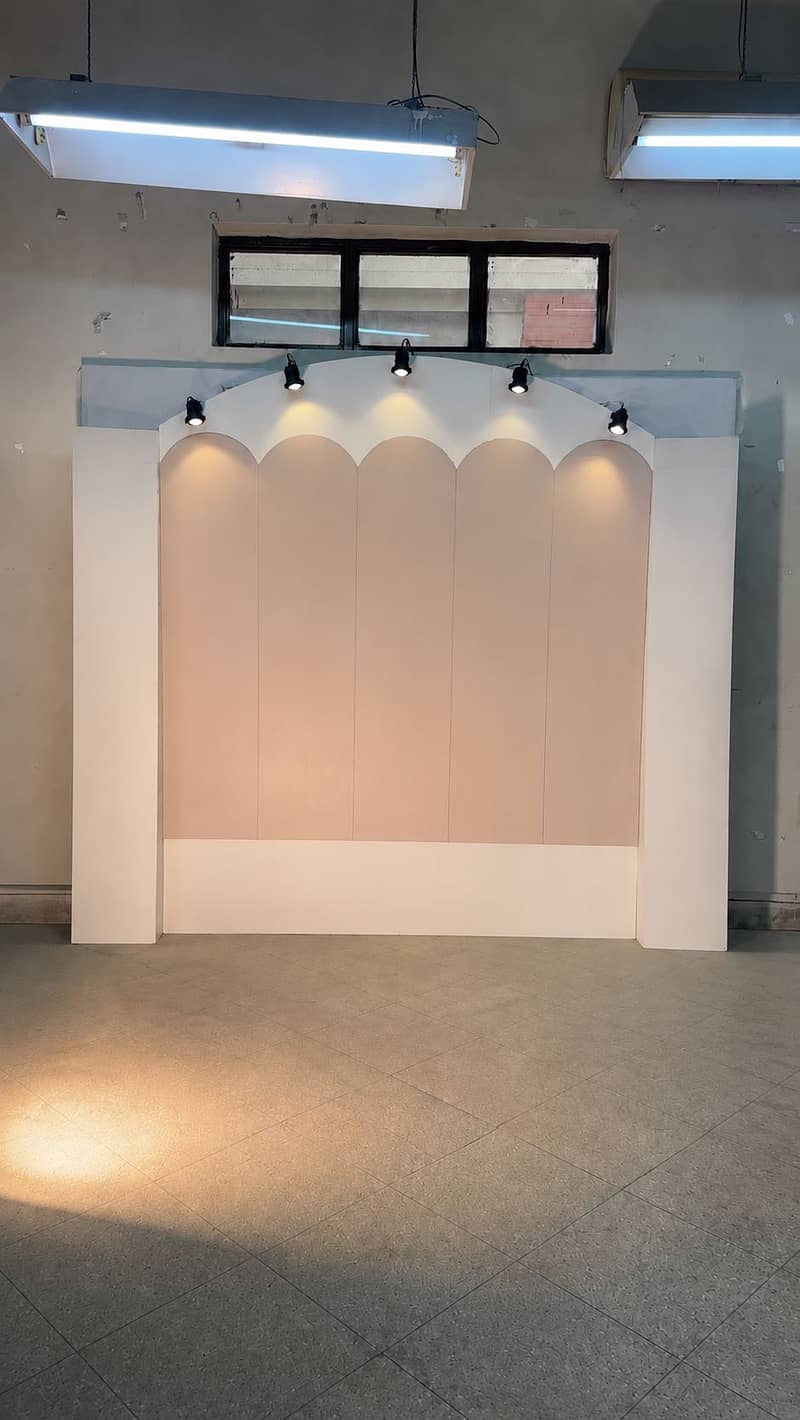 Back wall 0