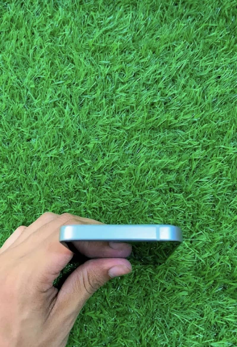 Apple iPhone 12 mini 1