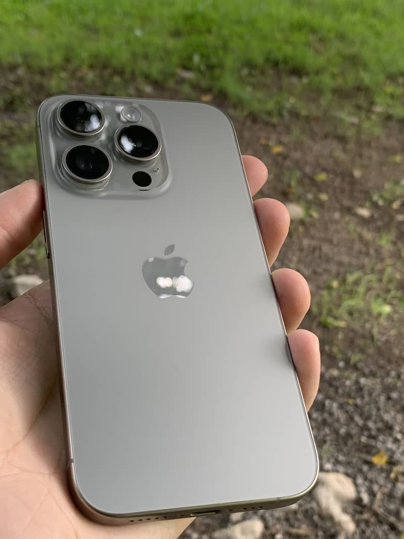 iPhone 15 Pro 4