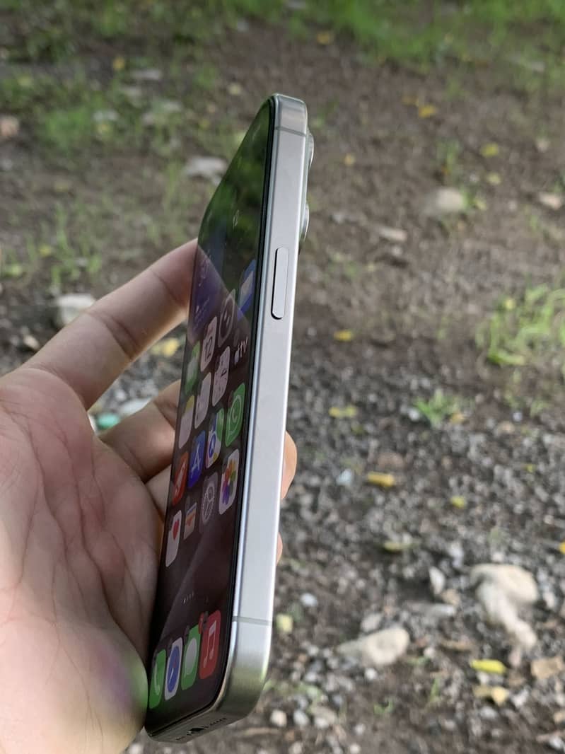iPhone 15 Pro 5