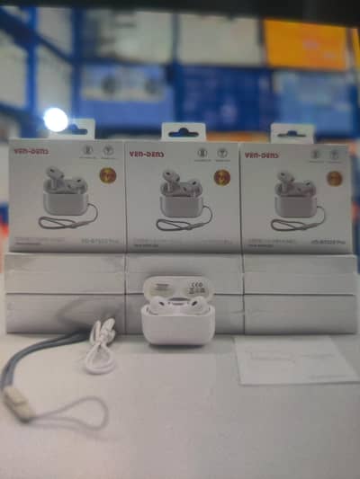 Ven Dan's Airpods