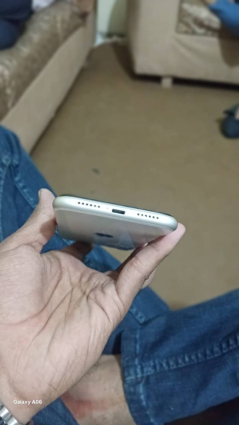 Apple iPhone 11 6