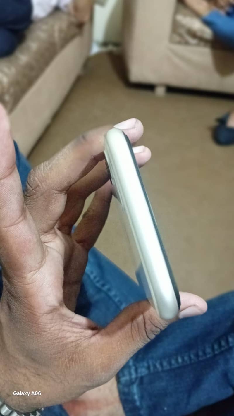 Apple iPhone 11 8