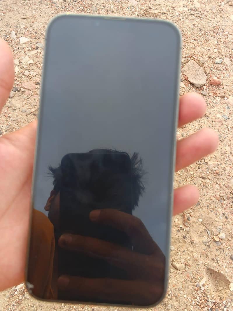 Apple iPhone 13 5