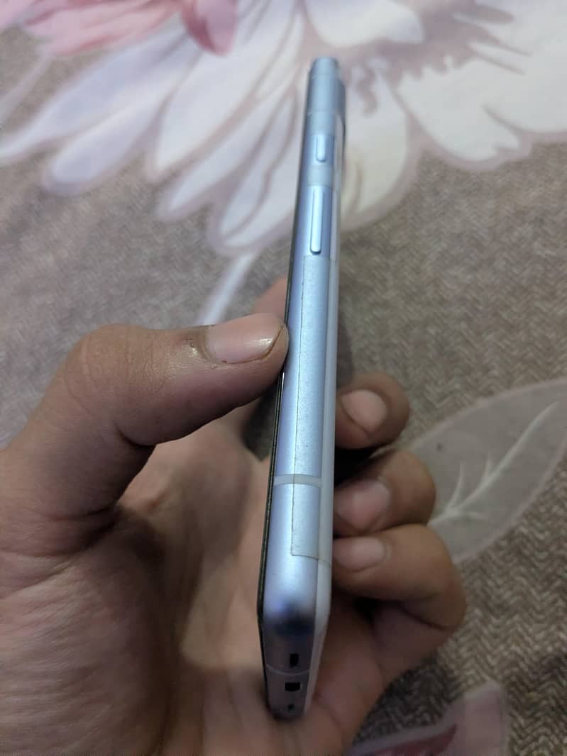 Google Pixel 7a 5