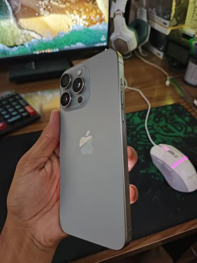 Apple iPhone 15 Pro Max 10/10 condition