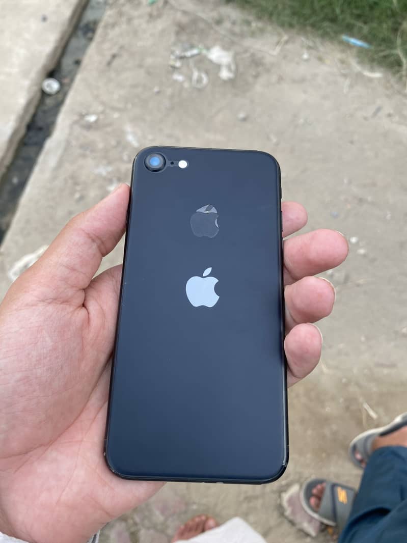 Apple iPhone SE 3 Jv 1