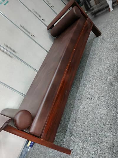 Wooden Dewan