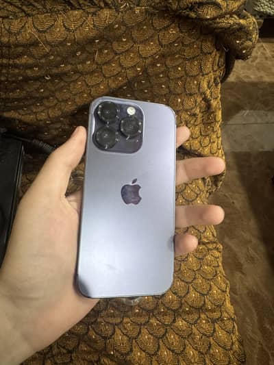 Apple iPhone 14 Pro deep purple