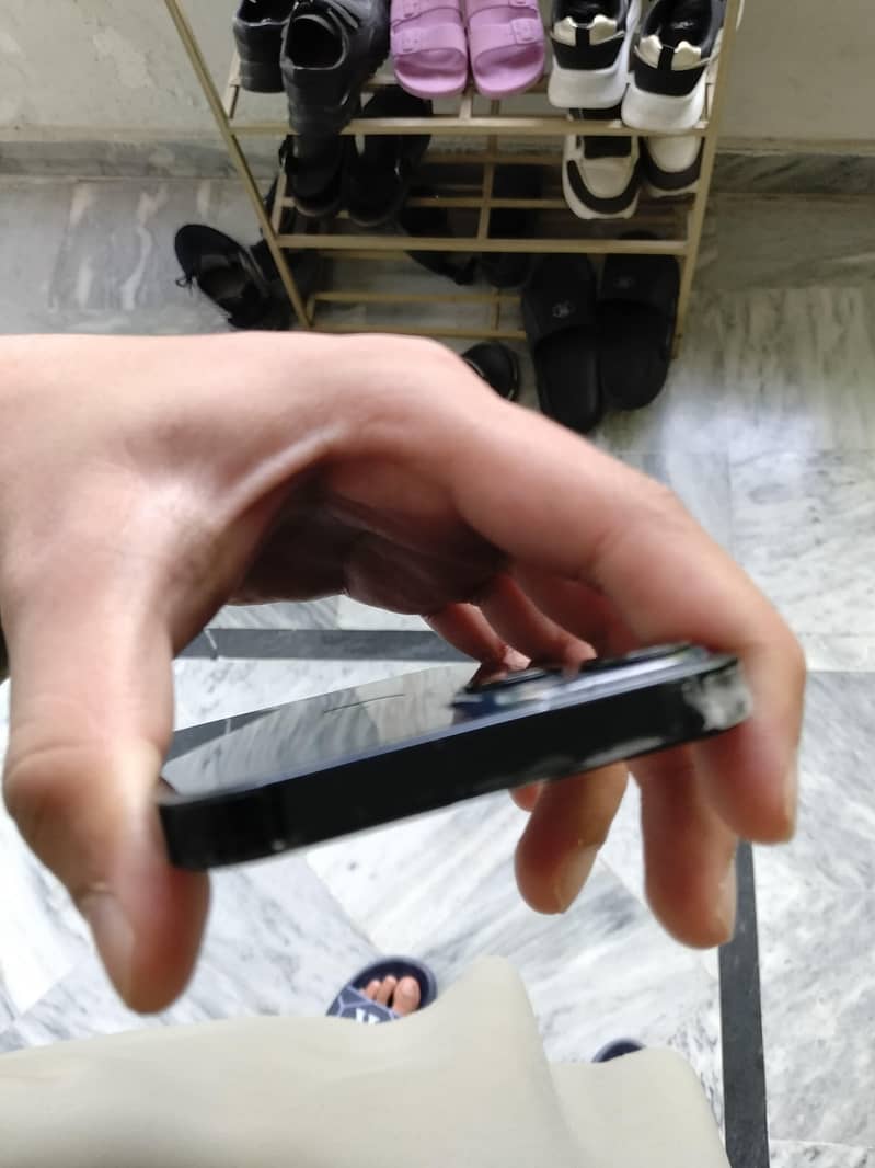 Apple iPhone 13 3