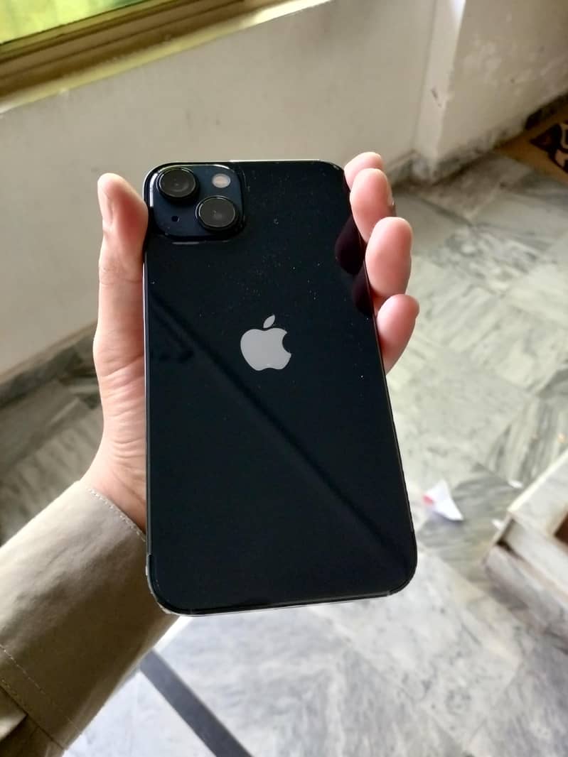 Apple iPhone 13 4