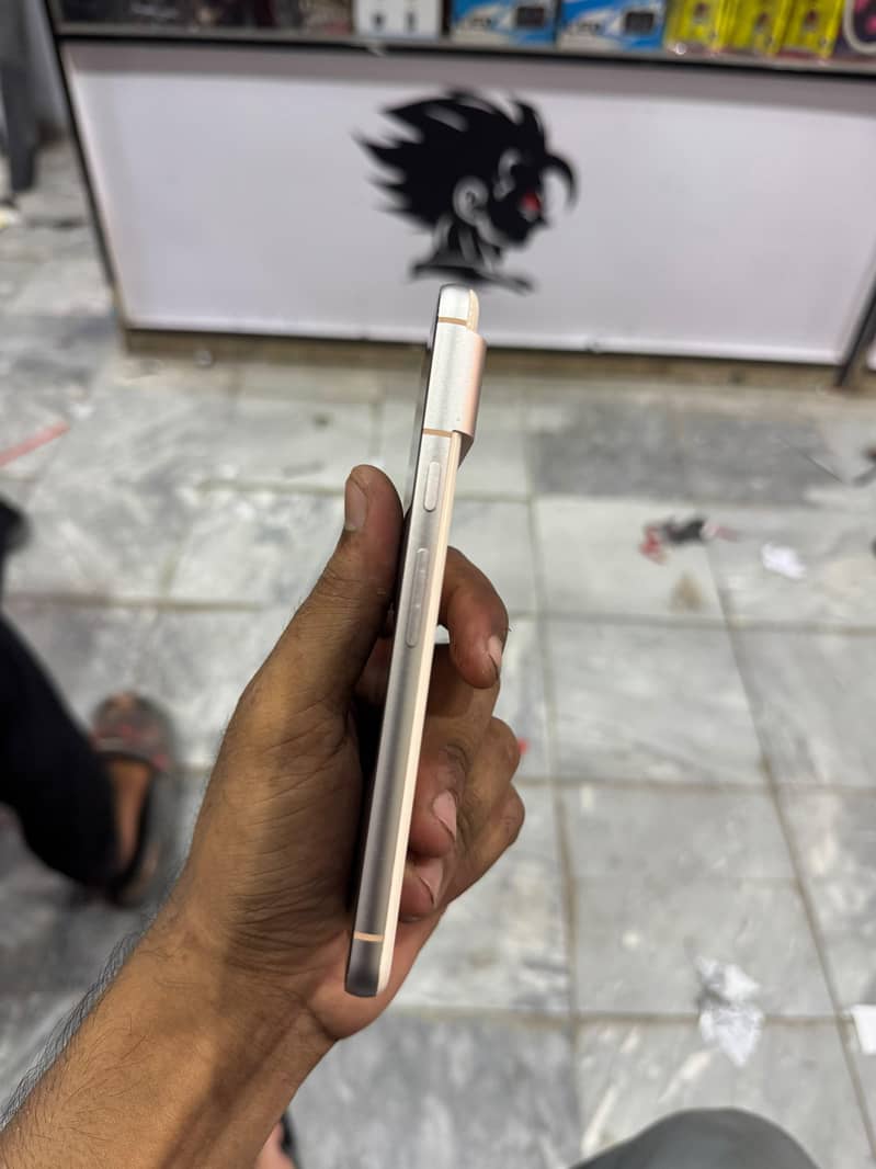 Google Pixel 8 5