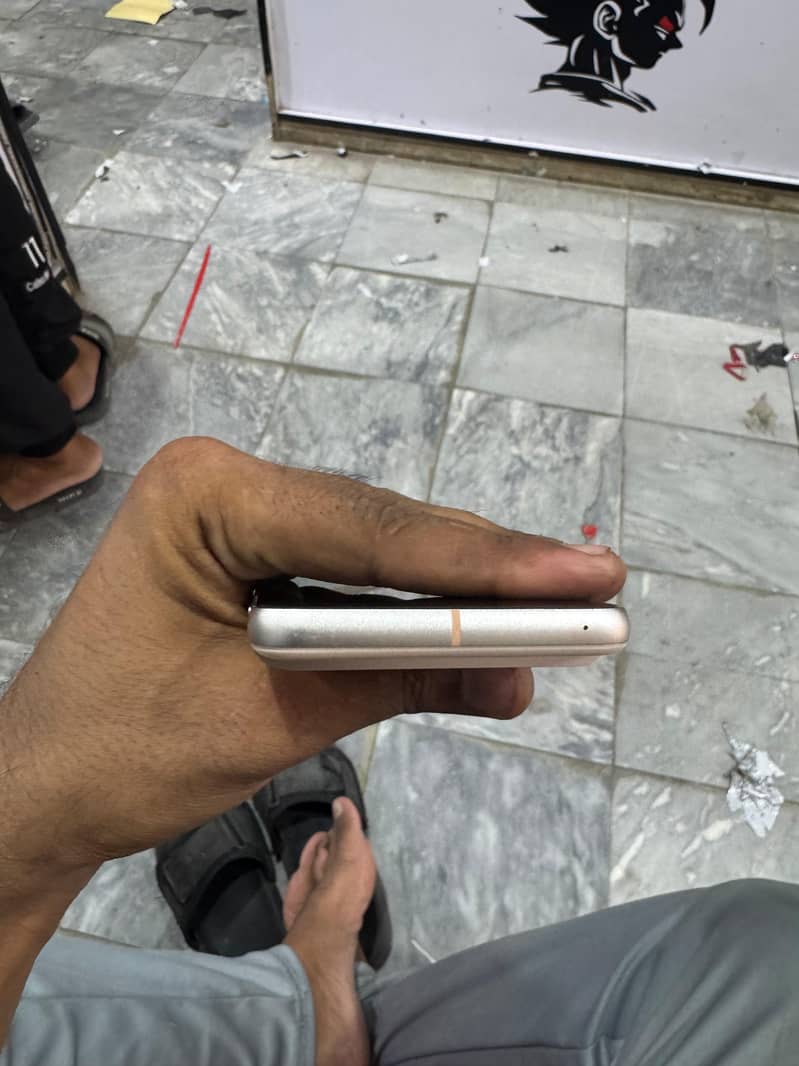 Google Pixel 8 6