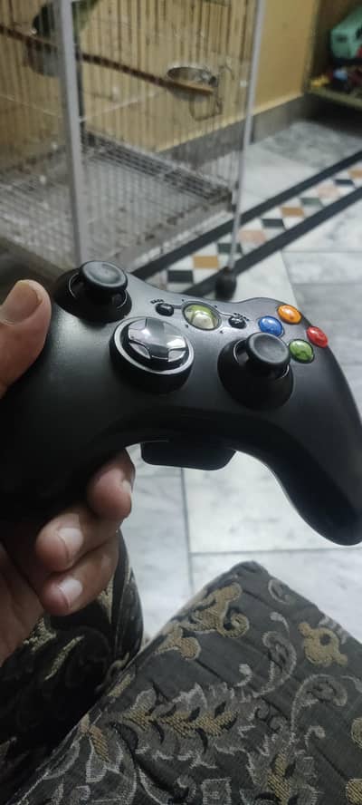 Xbox 360 wireless controller slightly used