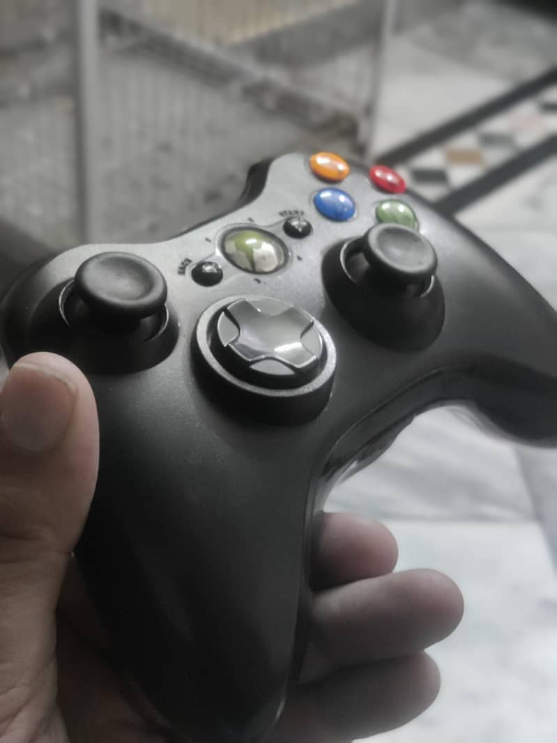 Xbox 360 wireless controller slightly used 3