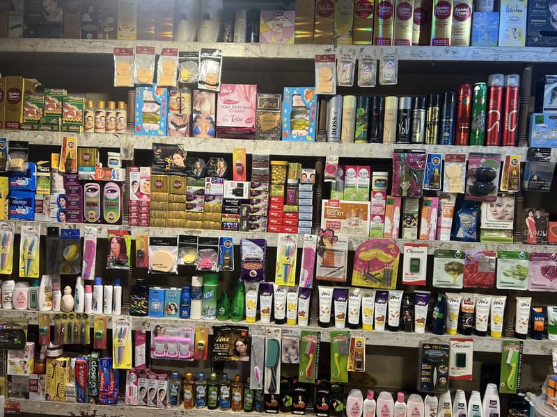 پرائم لوکیشن، چلتا ہوا کاروبار برائے فروخت رابطہ 03216666045 2