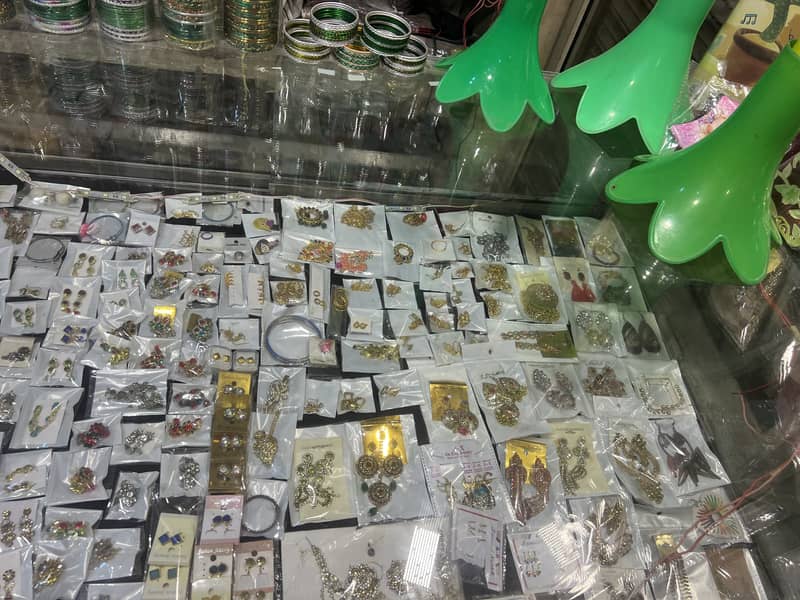 پرائم لوکیشن، چلتا ہوا کاروبار برائے فروخت رابطہ 03216666045 15