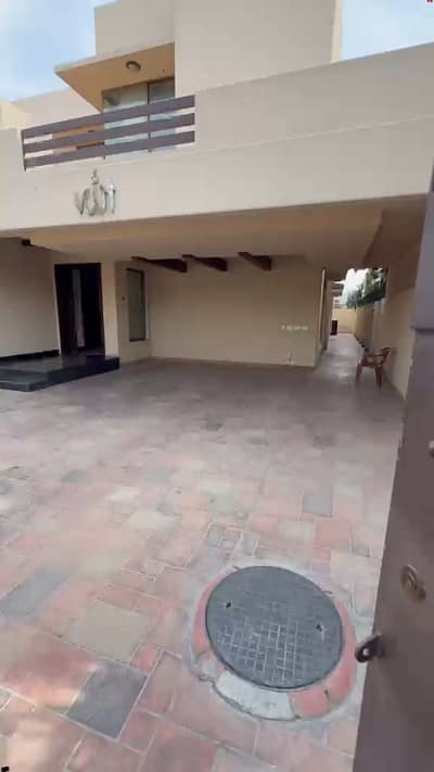 2 KANAL ELEGANT BUNGALOW (1 KANAL LAWN & 1 KANAL HOUSE) IS AVAILABLE IN THE BEST BLOCK OF DHA LAHORE.