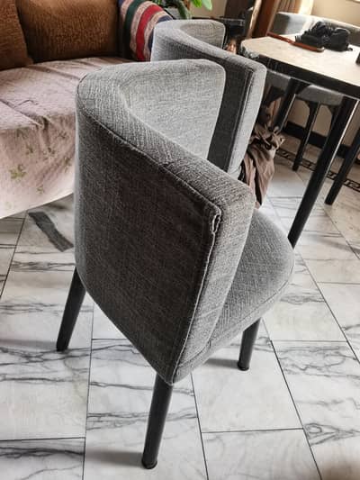 4 seater Dining table