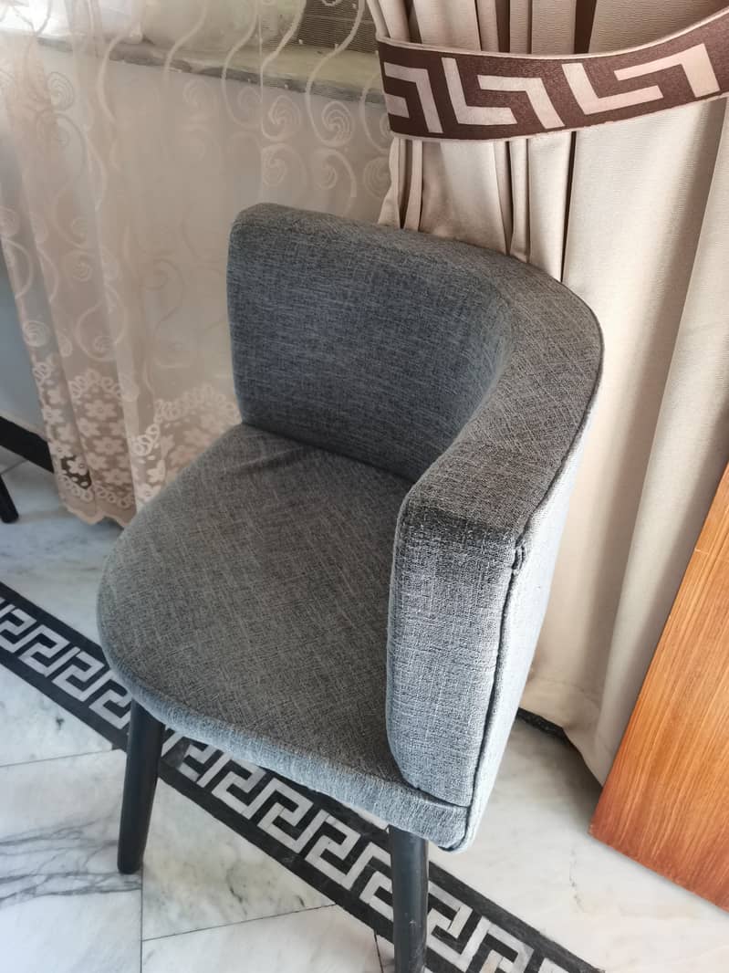 4 seater Dining table 2