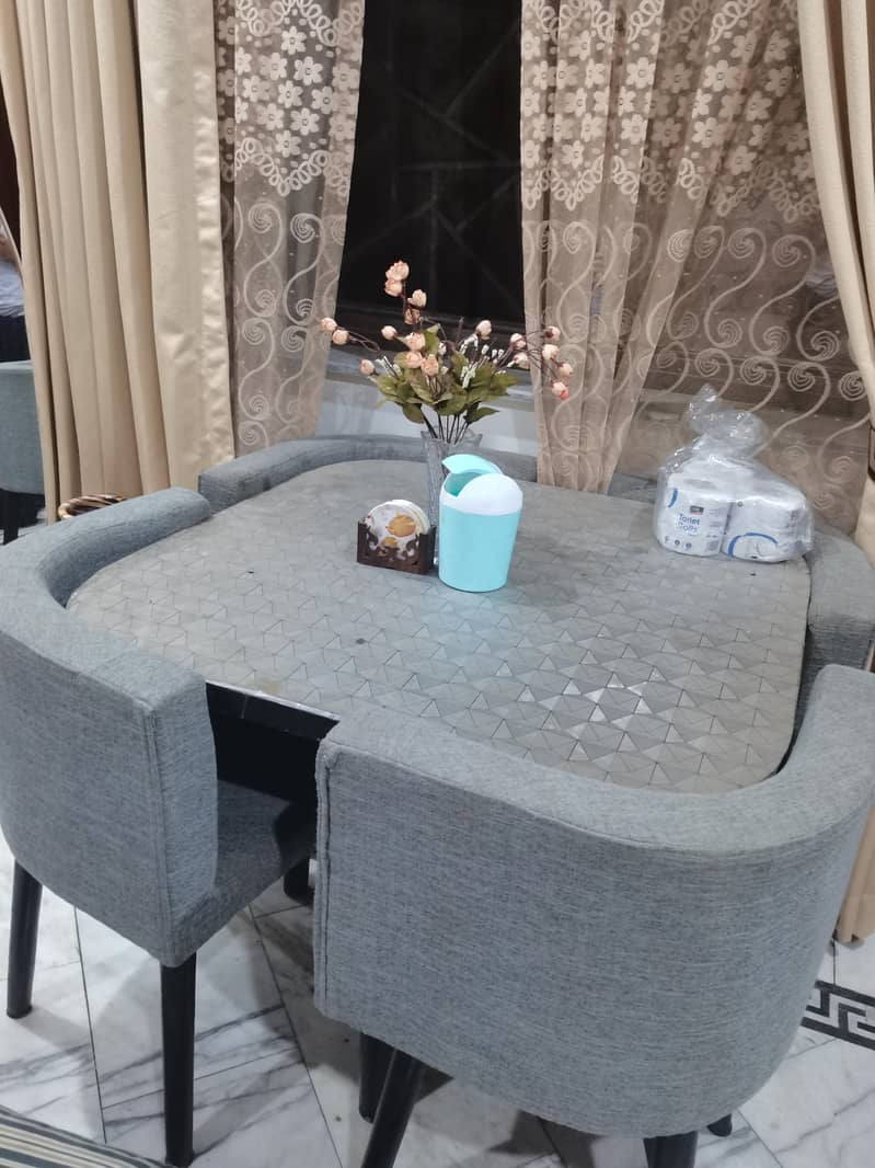 4 seater Dining table 4