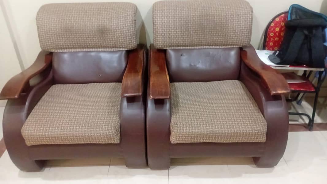 sofa riparing 1