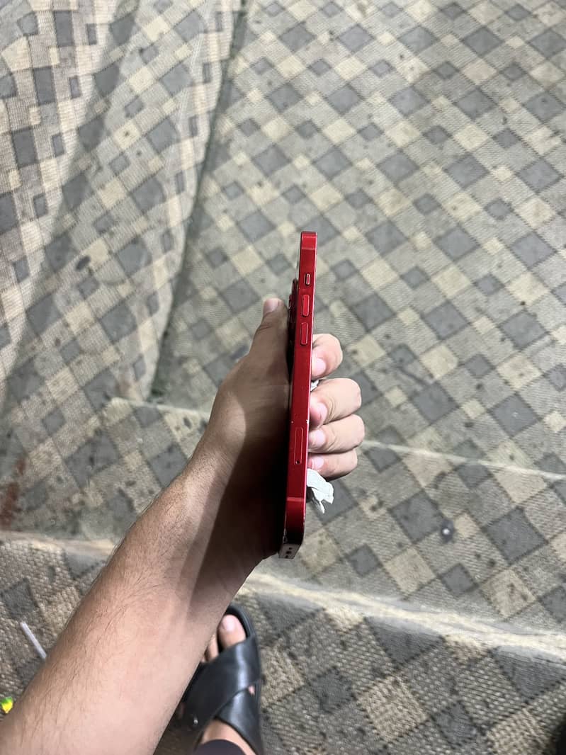 Apple iPhone 13 1