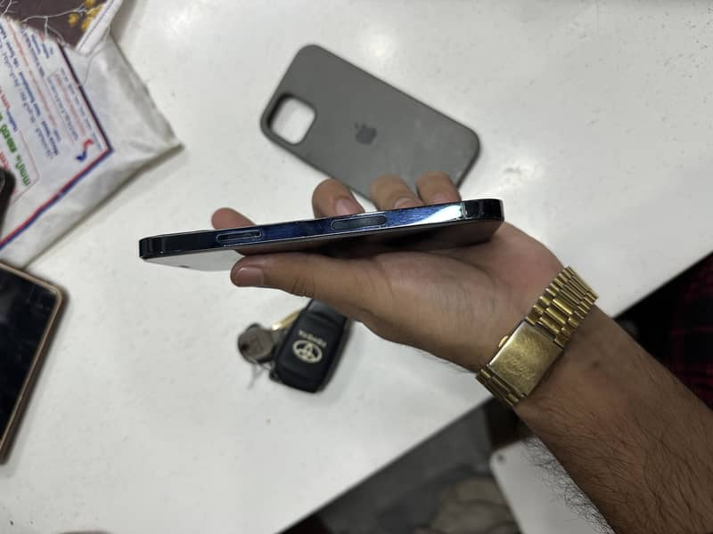 Apple iPhone 12 Pro 3