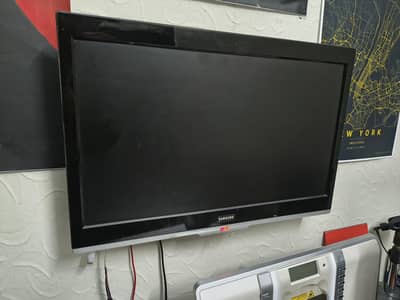 24 inch LCD TV