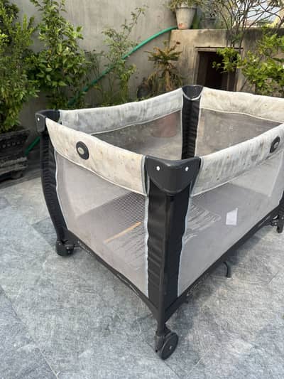 Baby play pen/ baby cot