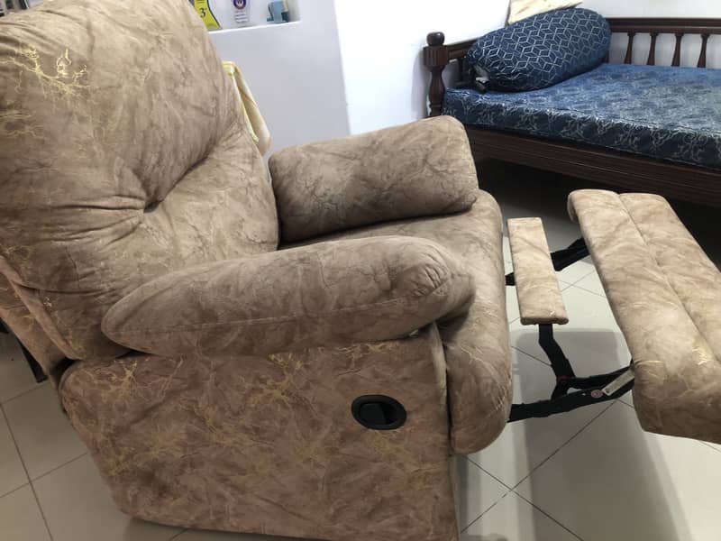 Recliner 4