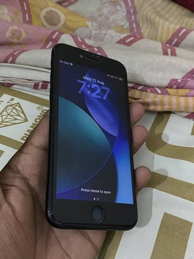 Apple iPhone SE