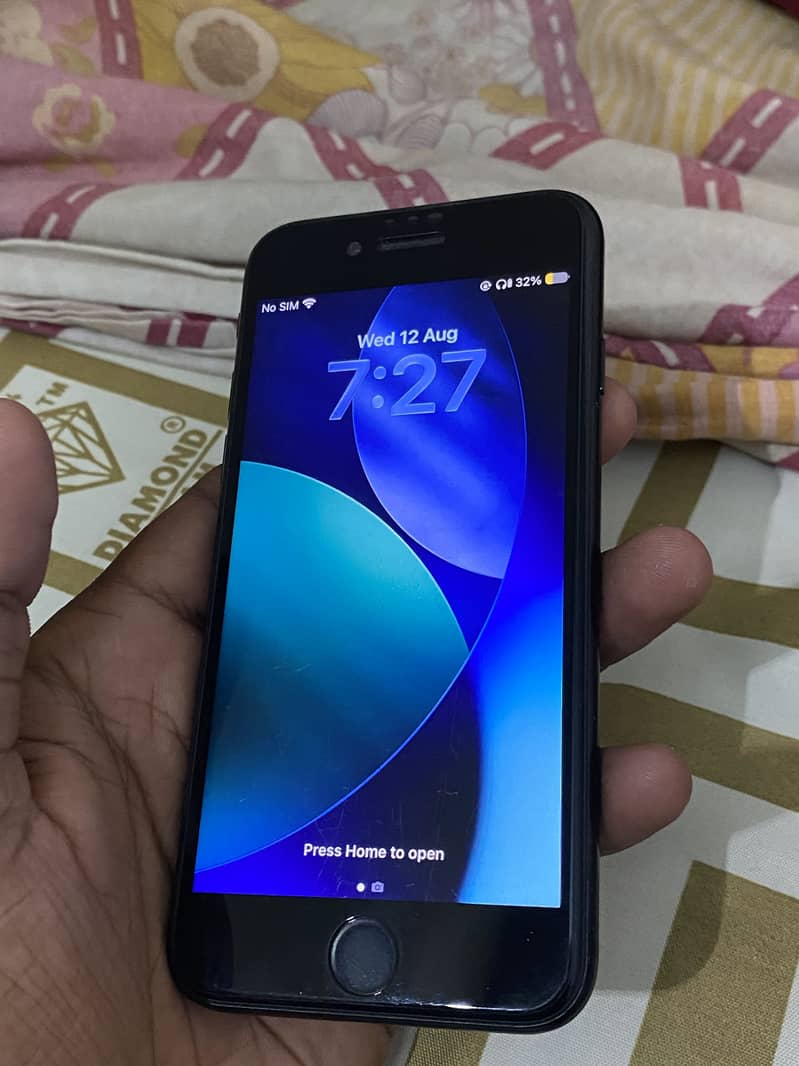 Apple iPhone SE 7