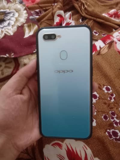 OPPO F9 Pro