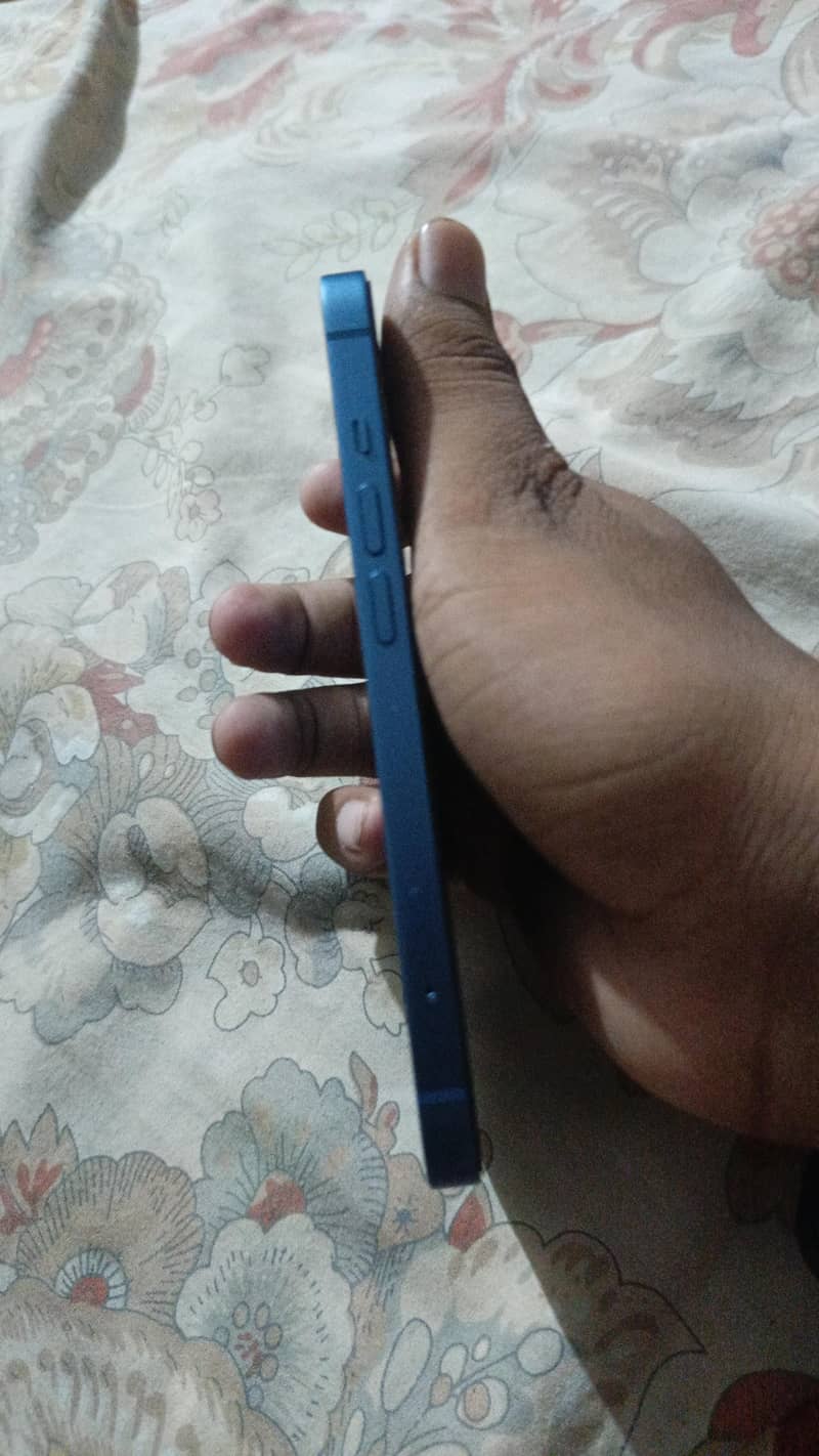 Apple iPhone 13 3