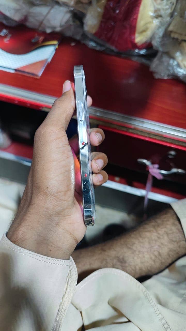 Apple iPhone 12 Pro 3