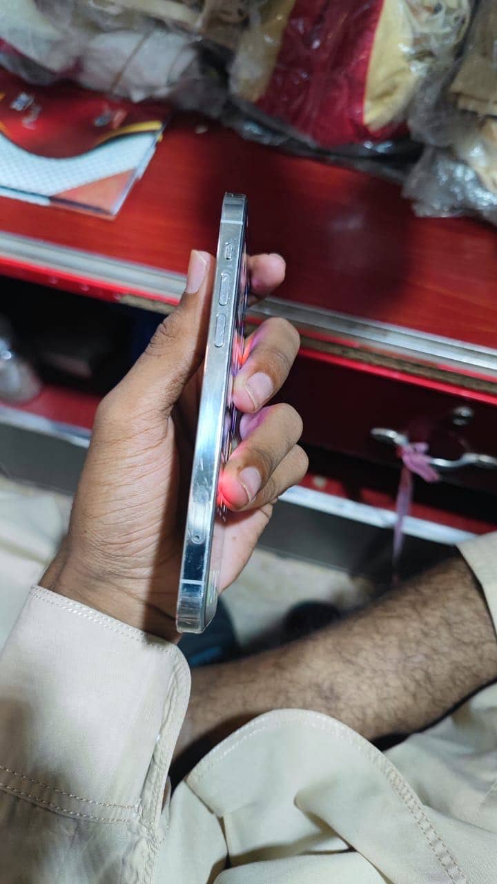 Apple iPhone 12 Pro 4