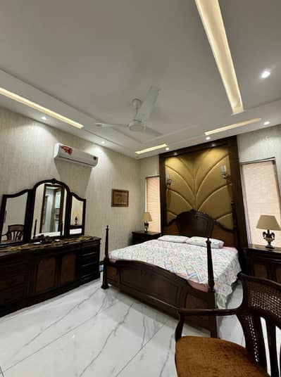 Luxurious 1 Kanal Modern House with AC DHA Phase 6, Lahore