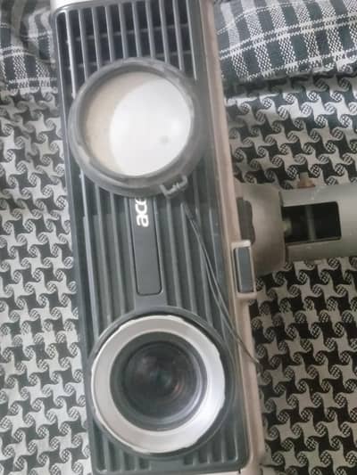 Acer Projector HD in very good condition for sale