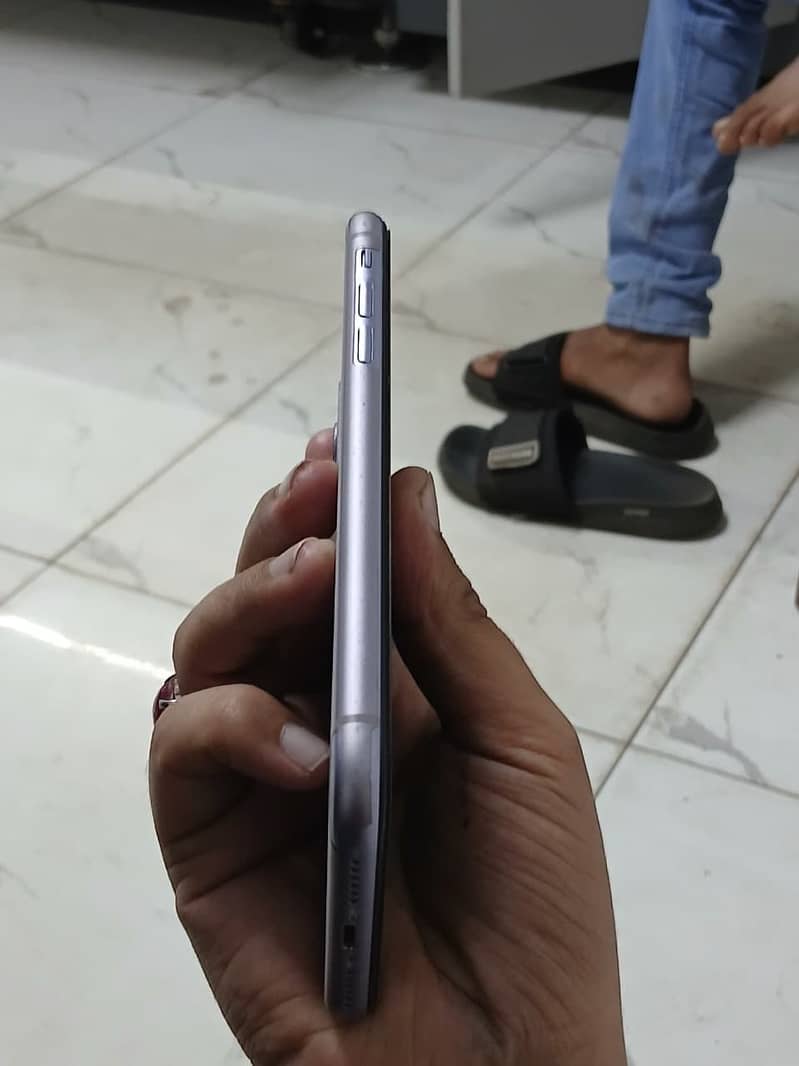 Apple iPhone 11 1